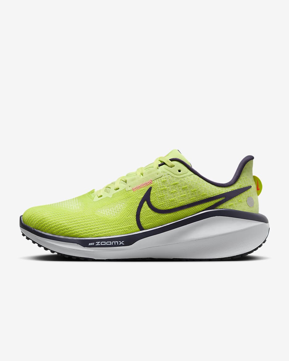 Chaussure de running sur route Nike Vomero 17 pour femme. Nike BE